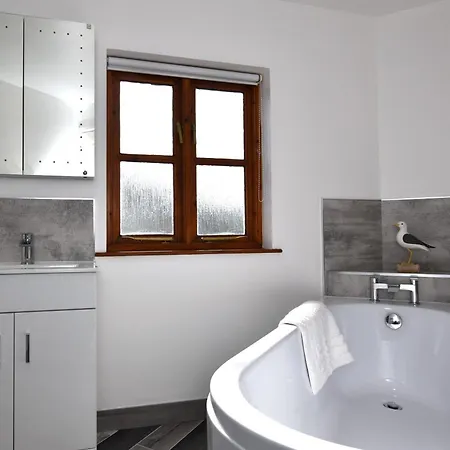 3 Bed In Bude Happy Holiday home Poughill (Cornwall)
